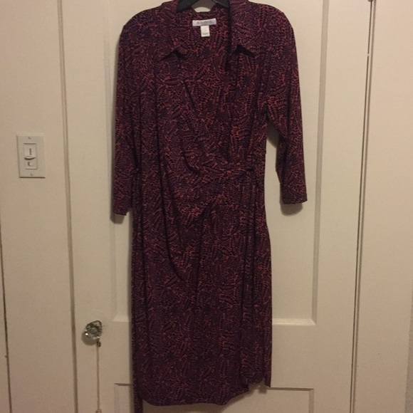 Faux wrap maternity dress - Picture 1 of 3